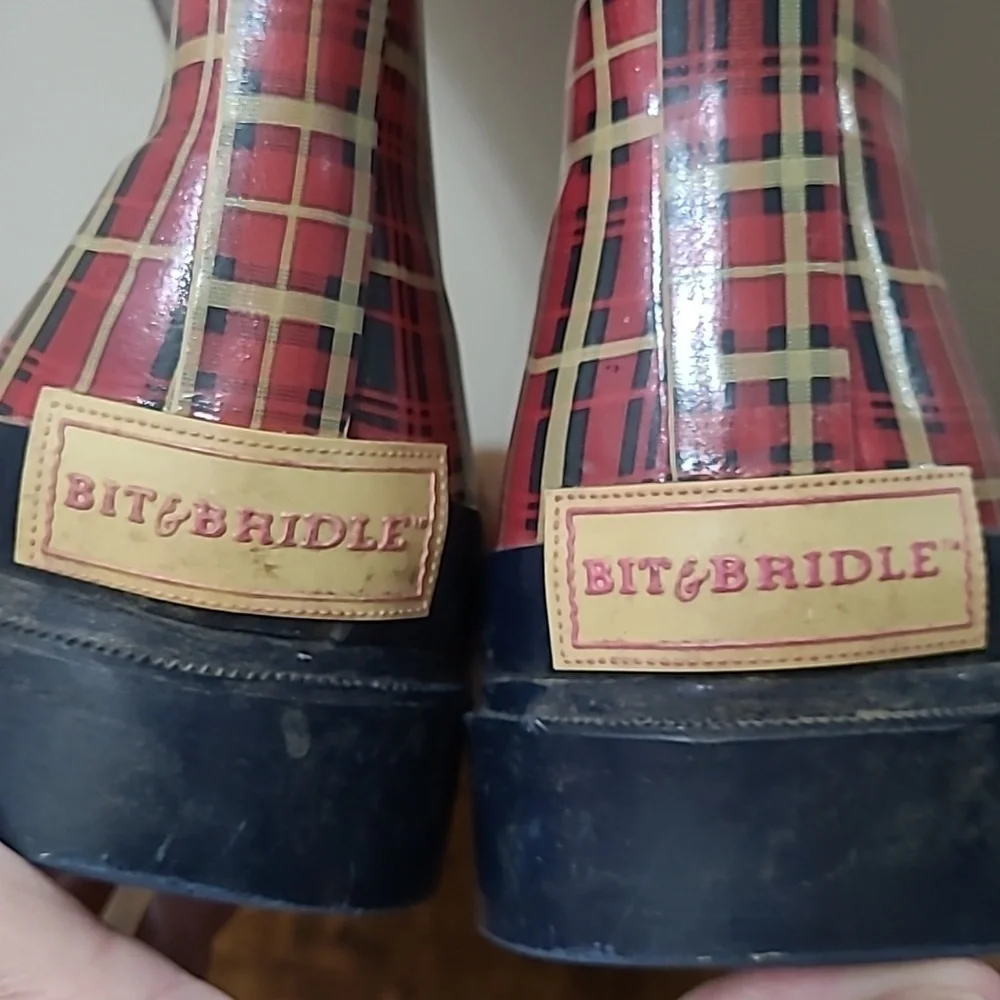 Bit & Bridle Red & Navy Blue Plaid Rain Boots with Navy Trim size 10